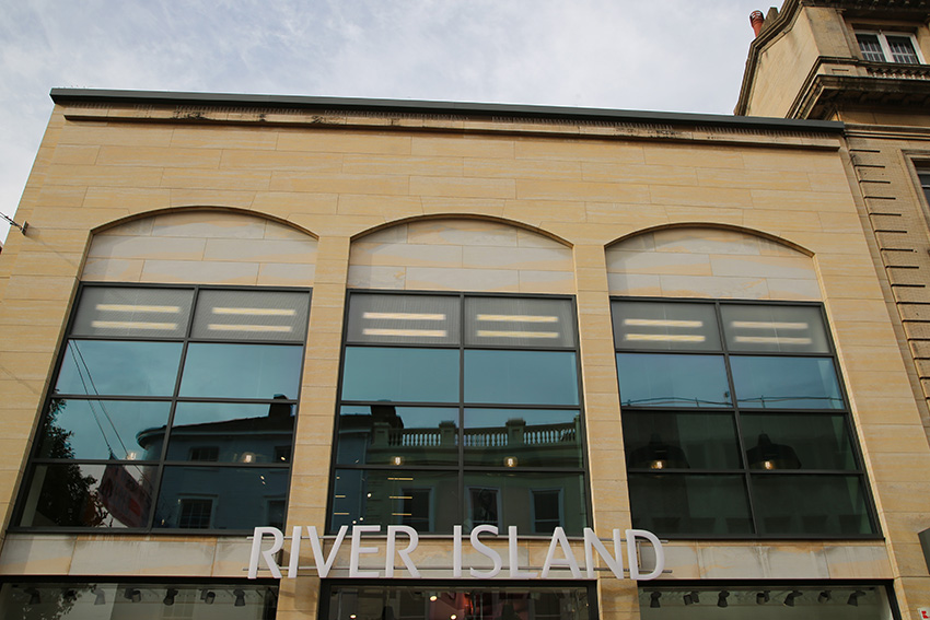 River Island Lincoln Close Up